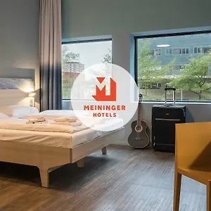 2* מלון Meininger West
